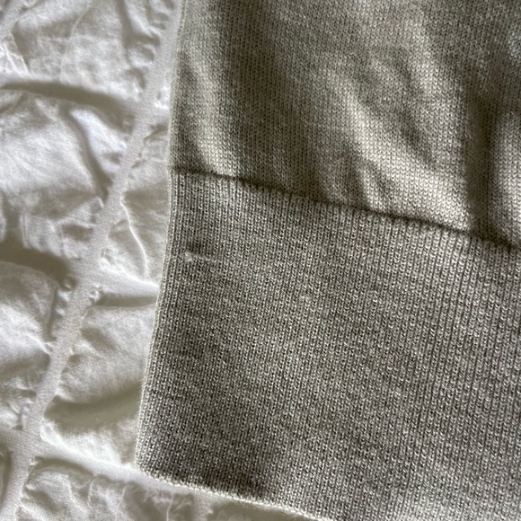 Calvin Klein Gray V-Neck Collar Sweater Soft Knit Classic - Picture 10 of 11